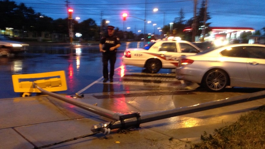 Image of the downed traffic light.
